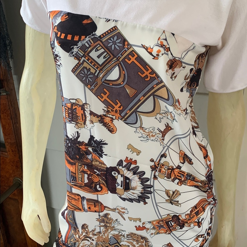 Boutique Inspired Graphic Dress - Picture 2 of 10